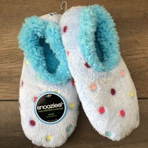 New Size Small Comfy Snoozies! Slippers